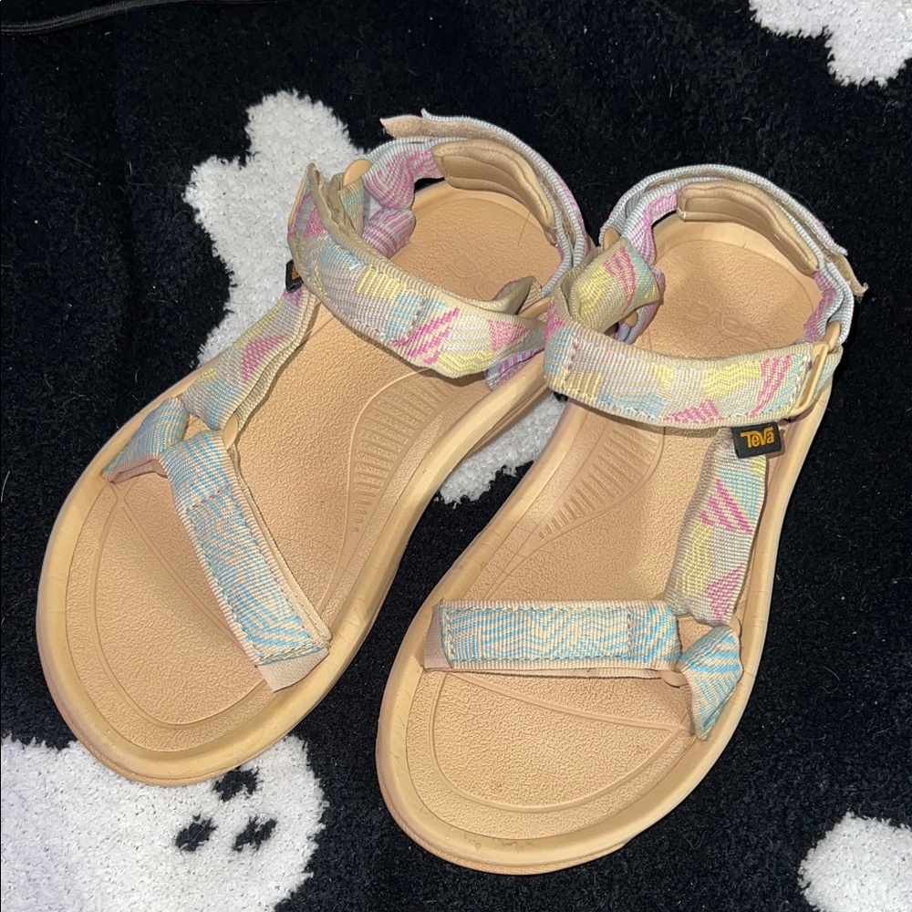 Teva Hurricane